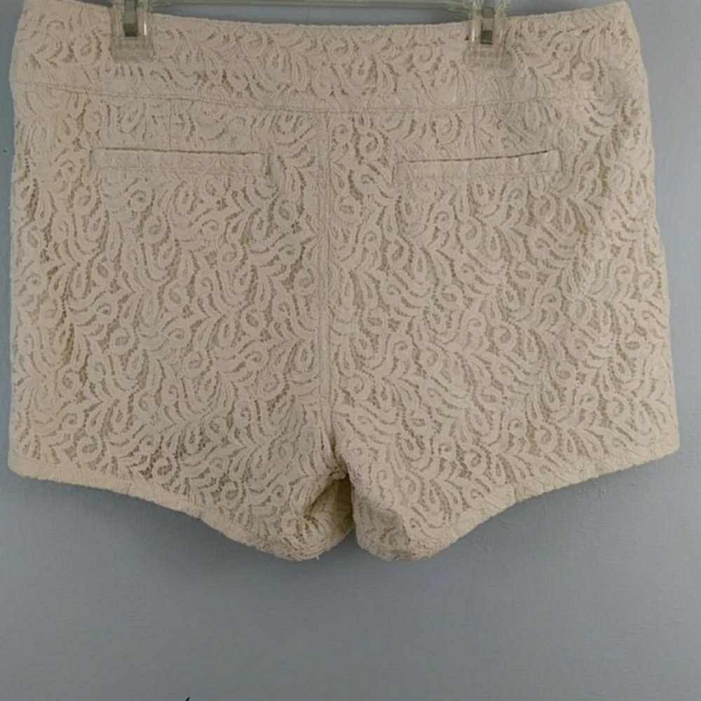 One 5 One size 12 cream lace lined shorts
